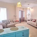 Detached Greek House In The Hearth Of Bazaar Tatil Evi
