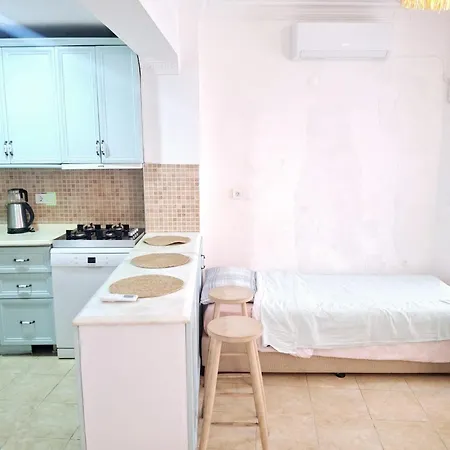 בית נופש Detached Greek House In The Hearth Of Bazaar Çeşme
