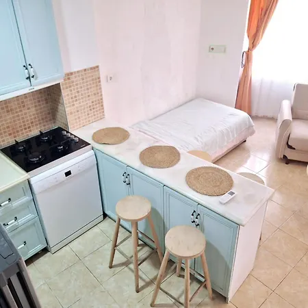 בית נופש Detached Greek House In The Hearth Of Bazaar *