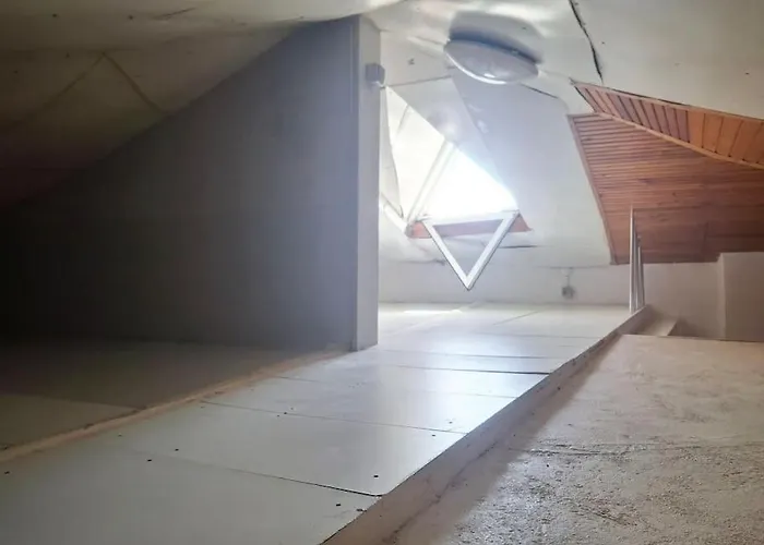 Detached Greek House In The Hearth Of Bazaar בית נופש